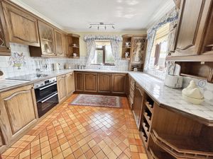 Kitchen- click for photo gallery